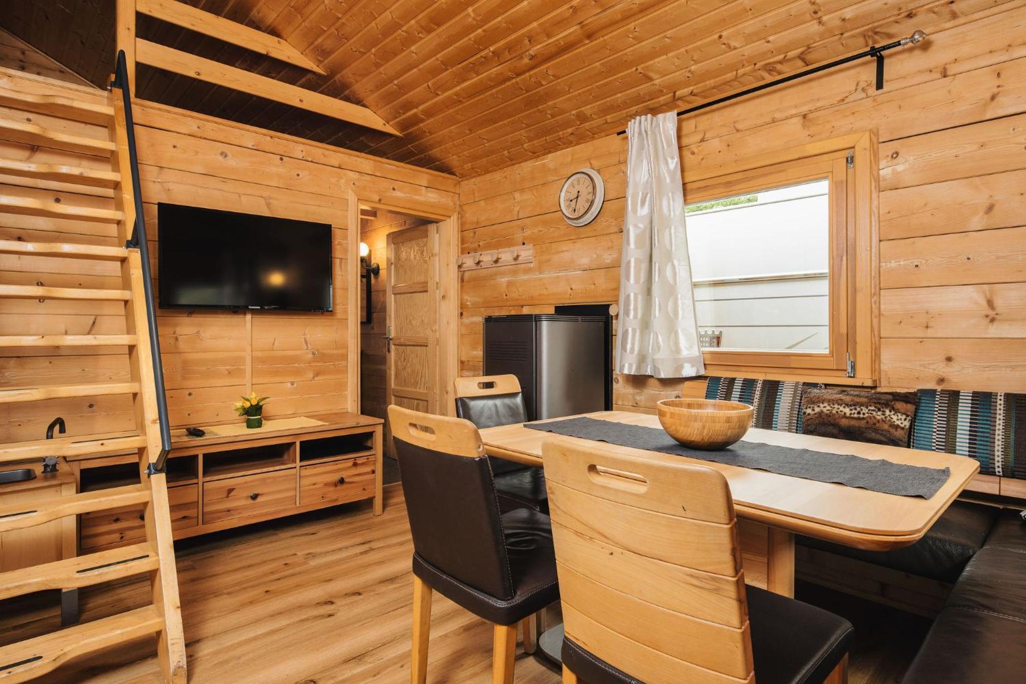 Camping Dreilaendereck Blockhuetten & Apartments Рид-им-Оберинталь Экстерьер фото