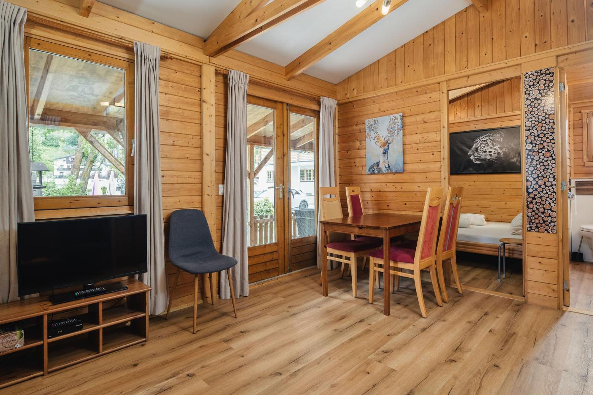 Camping Dreilaendereck Blockhuetten & Apartments Рид-им-Оберинталь Экстерьер фото