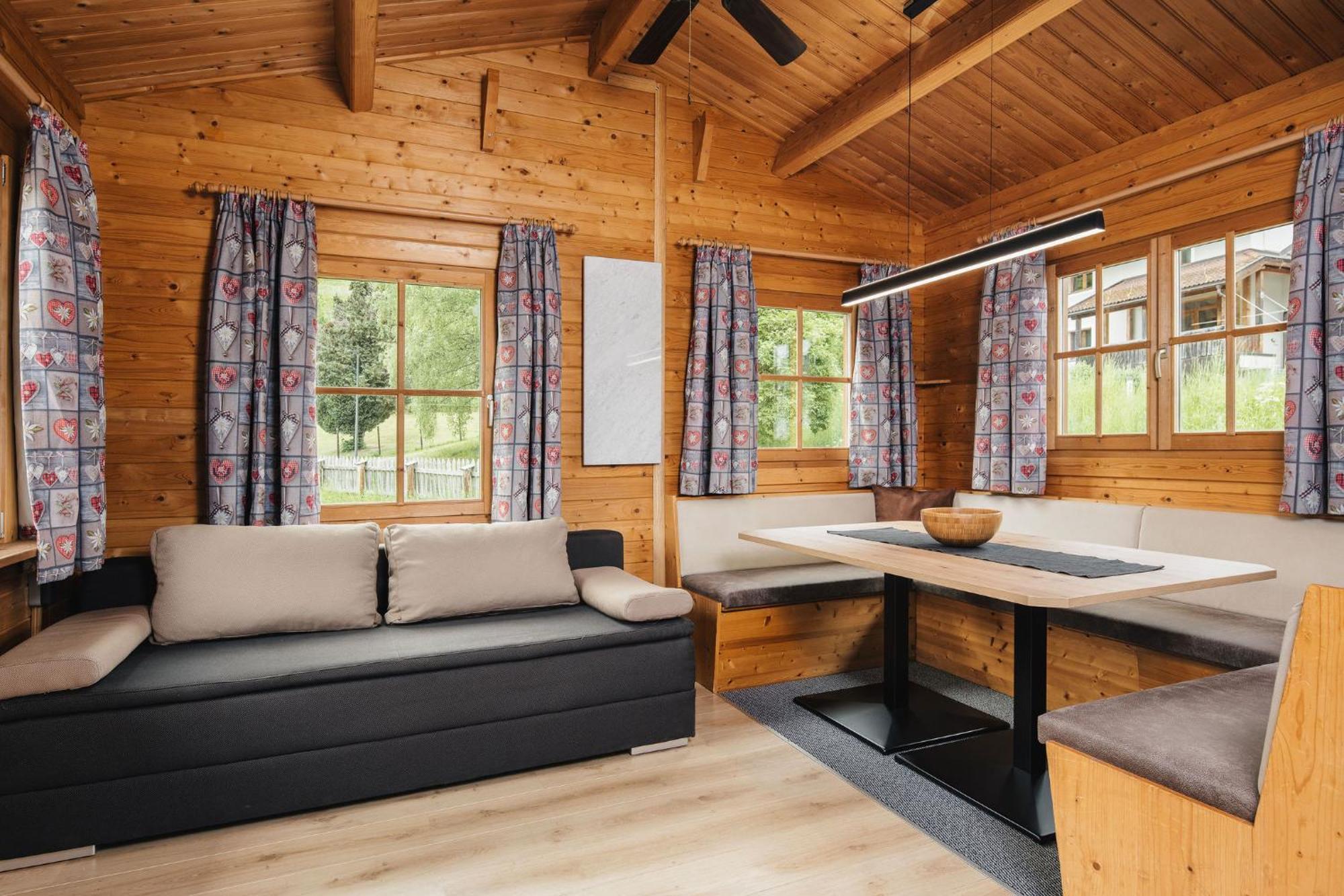 Camping Dreilaendereck Blockhuetten & Apartments Рид-им-Оберинталь Экстерьер фото